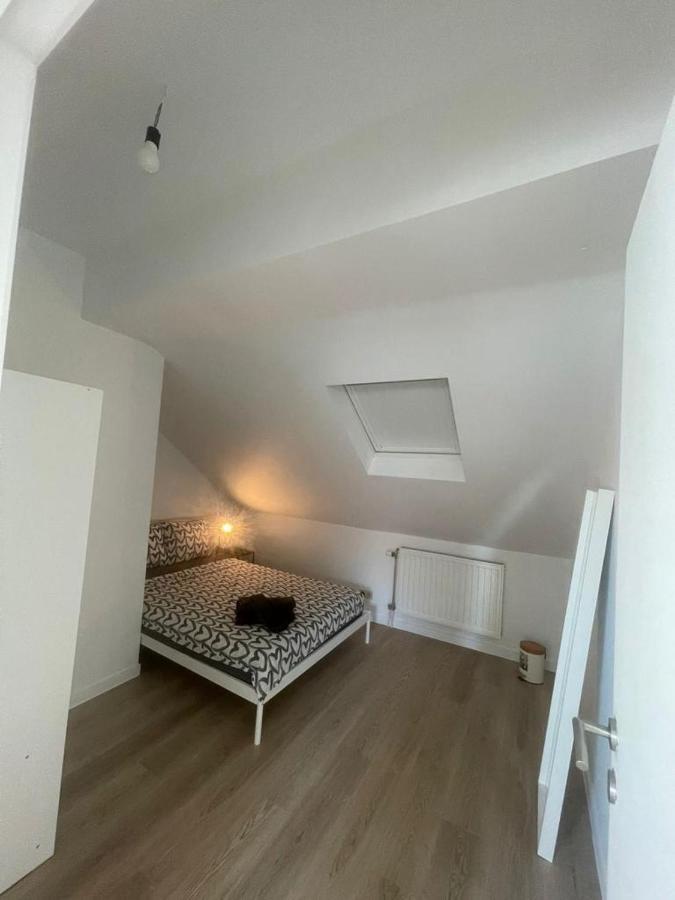 Schaerbeek Room 1 Brussels Luaran gambar